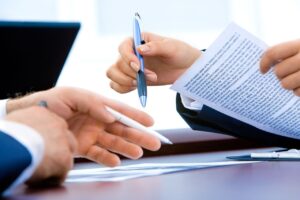 Szkolenia językowe dla studentów: jak przygotować się do egzaminów i pracy za granicą
